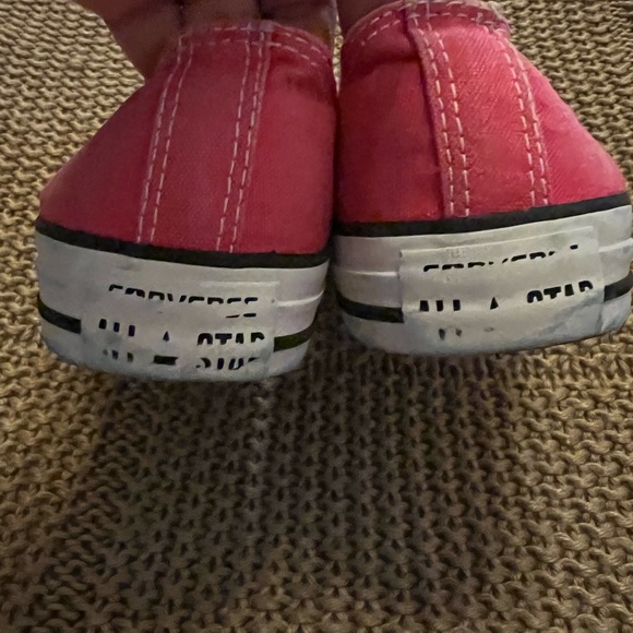 Soft Red Converse - Picture 5 of 7